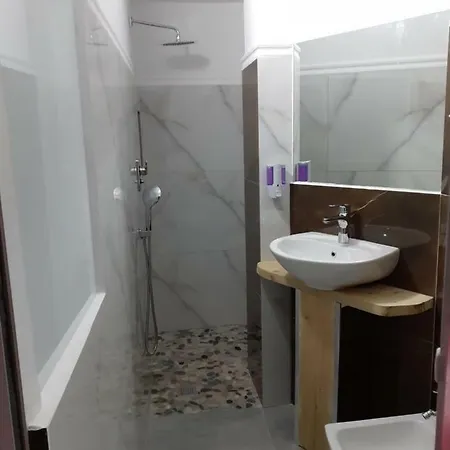 Oliven * Vlorë